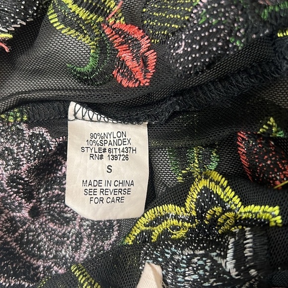 Honey Punch Sheer Embroidered Floral Bodysuit Sz S — Sheer Mesh, Floral Appliqué - Picture 12 of 16